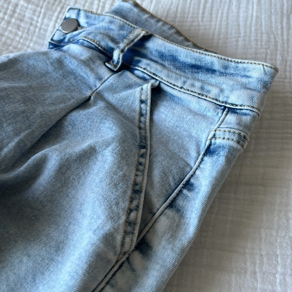 Women's Light Blue Boyfriend Jeans - Picture 9 of 15